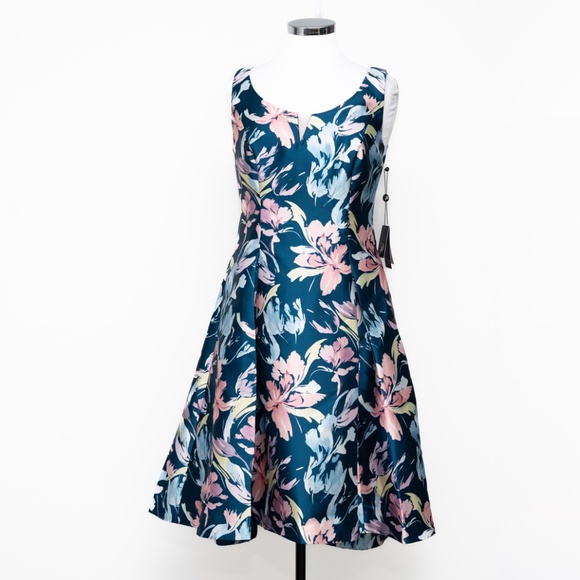Adrianna Papell • Printed Sleeveless High-Low Fit & Flare Dress - Picture 10 of 11